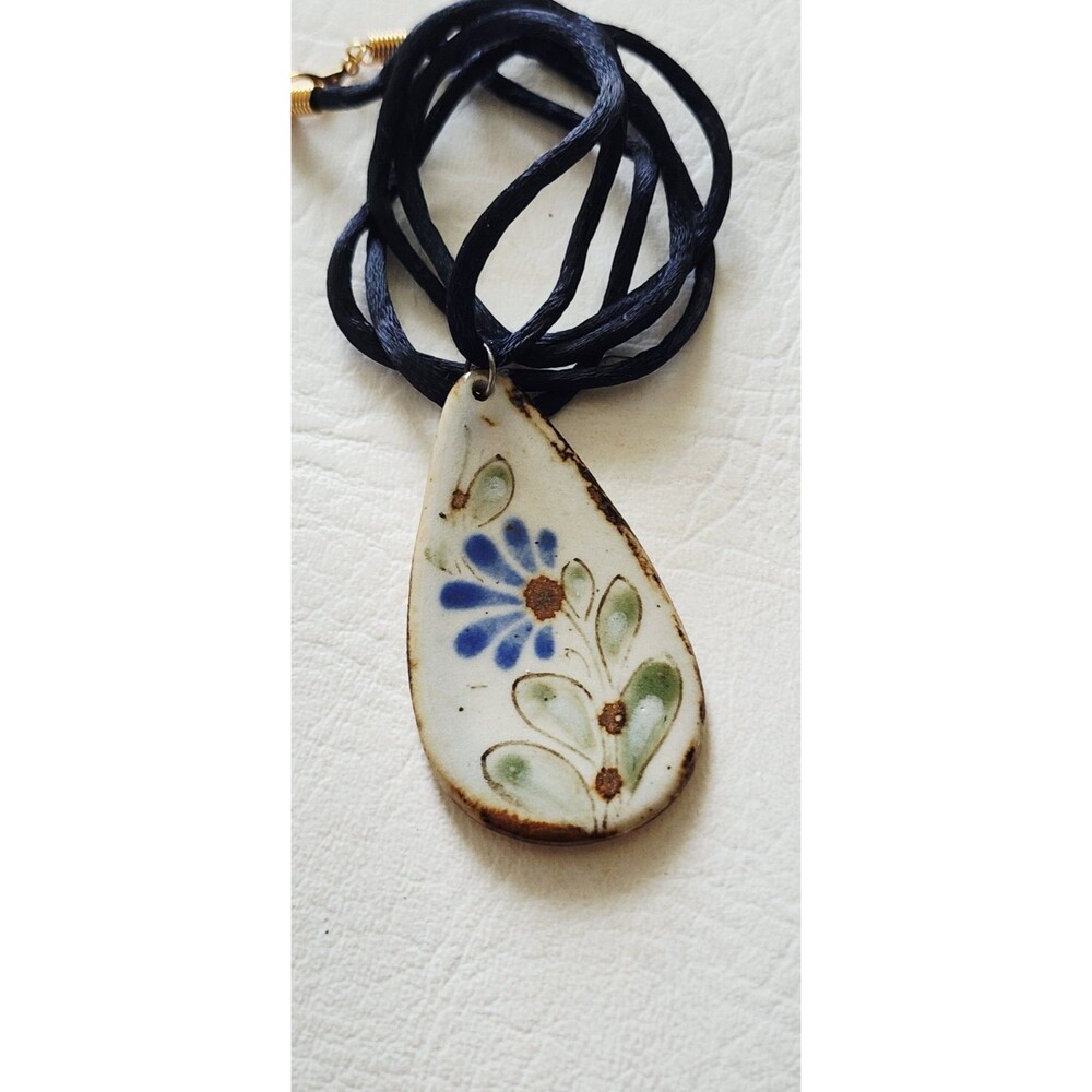 Ken Edwards Pottery Mexico Floral Pendent Cord Necklace
